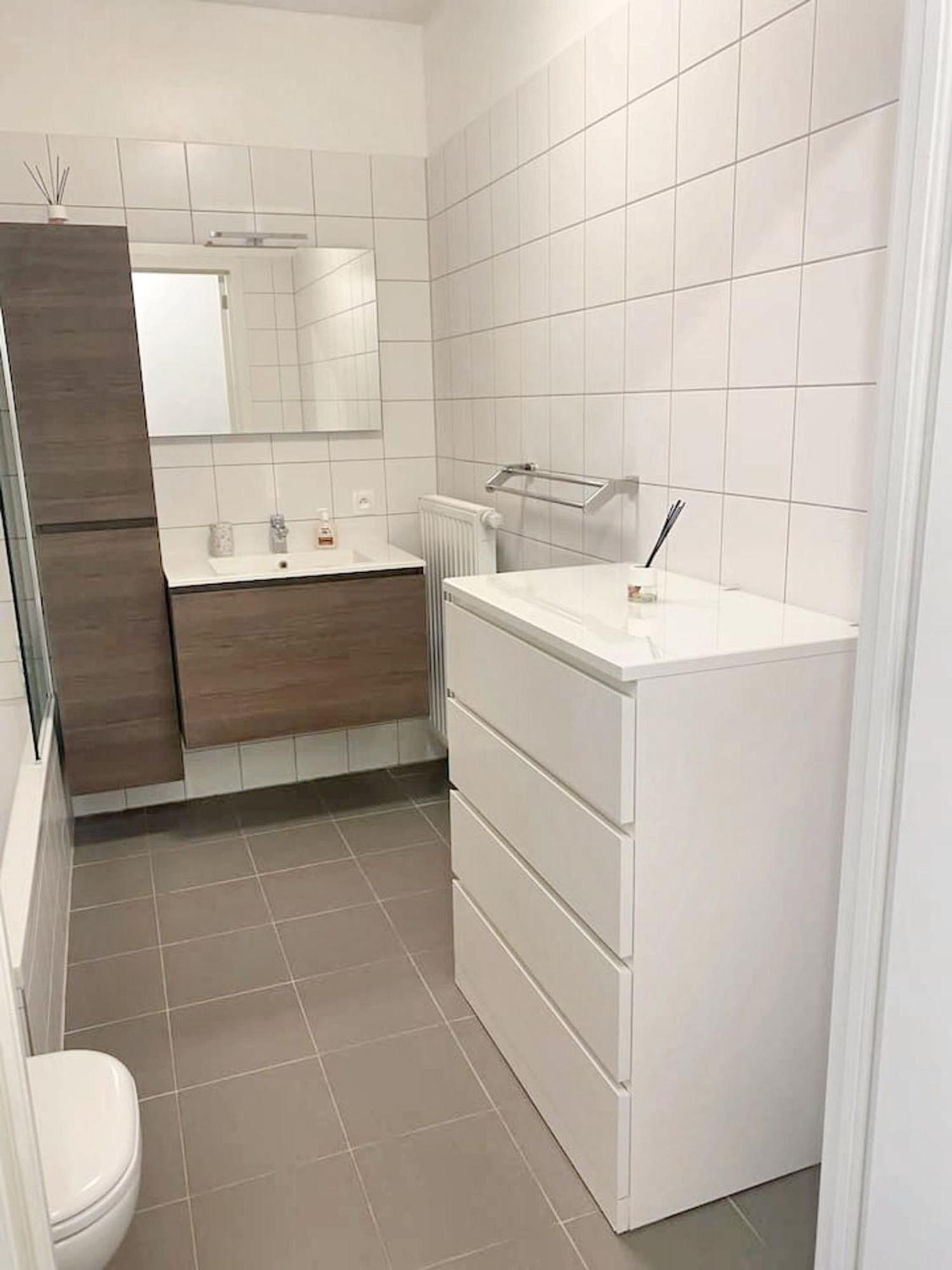 Modern Apartment In Cureghem Anderlecht 134 M² + Terrace Brussel Eksteriør bilde
